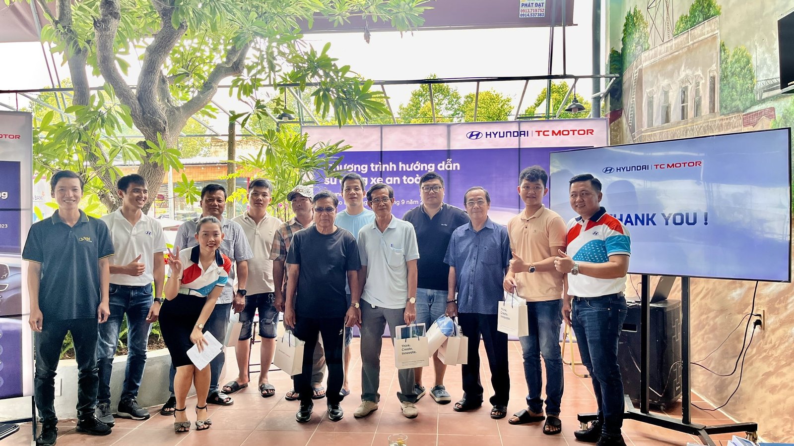 Hình ảnh này chưa có thuộc tính alt; tên tệp của nó là z4748265371958_53b3446a5993a98fc9e99a2f31a7d26d.jpg